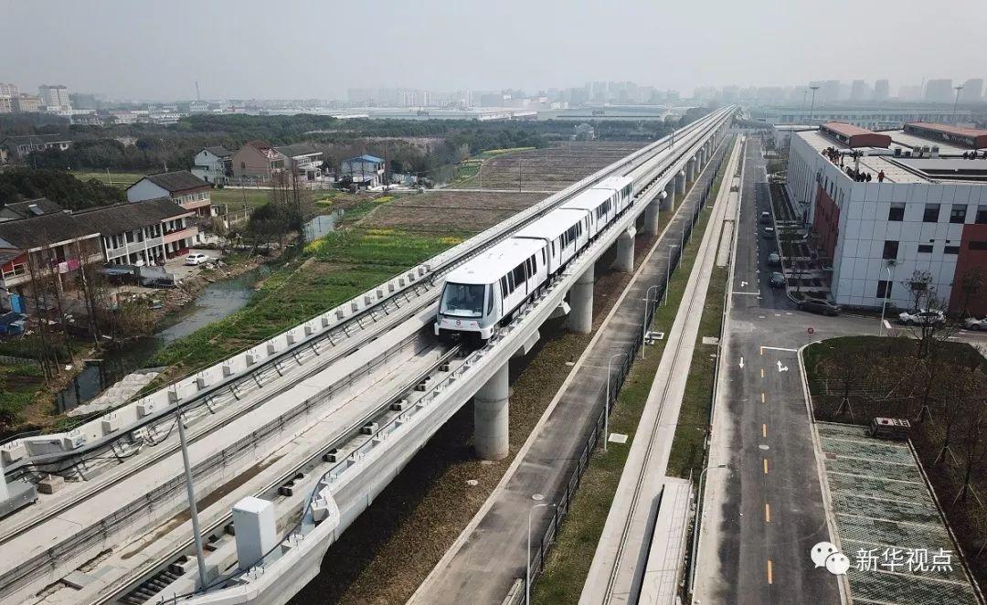 2025年正版资料免费,迈向2025年，正版资料的免费共享时代